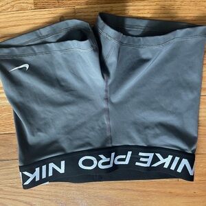 Brand New gray Nike Pro size Med